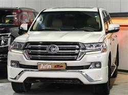 تۆیۆتا لاند کروزەر